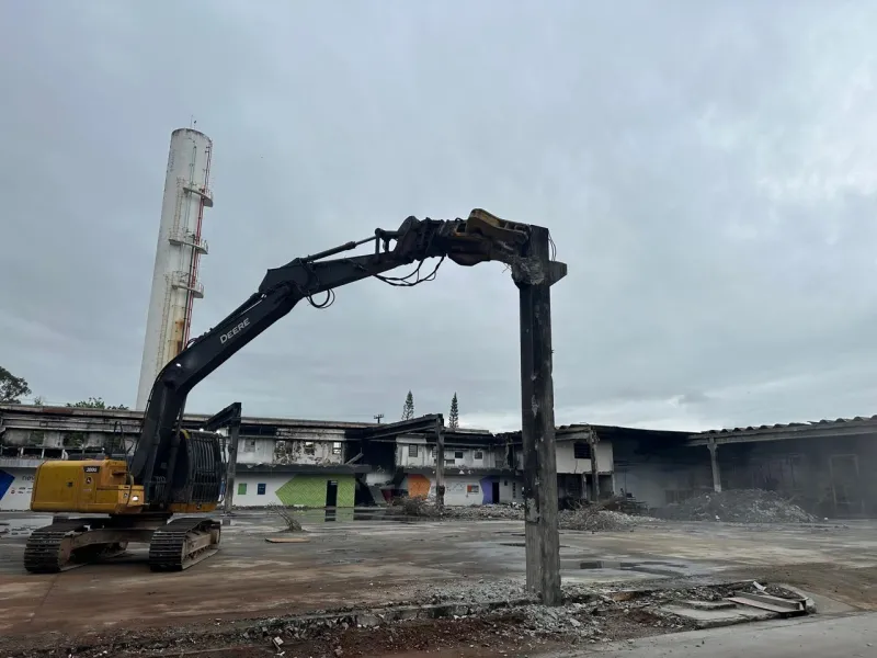 Empresa de demolição industrial