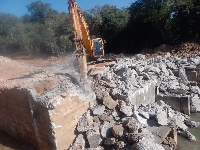 Empresa especializada em demolição mecanizada em São Paulo
