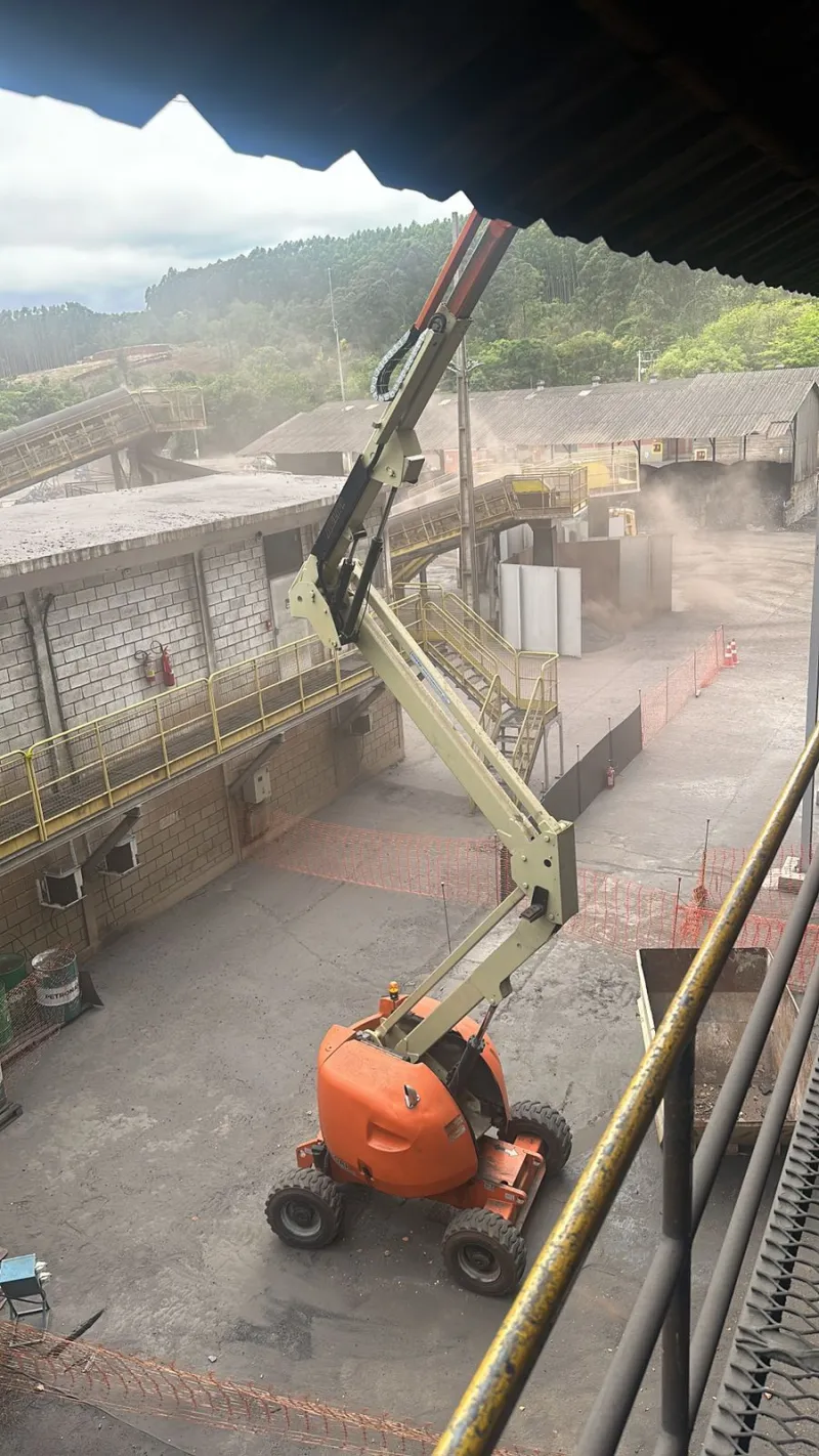 Locação de mini escavadeira